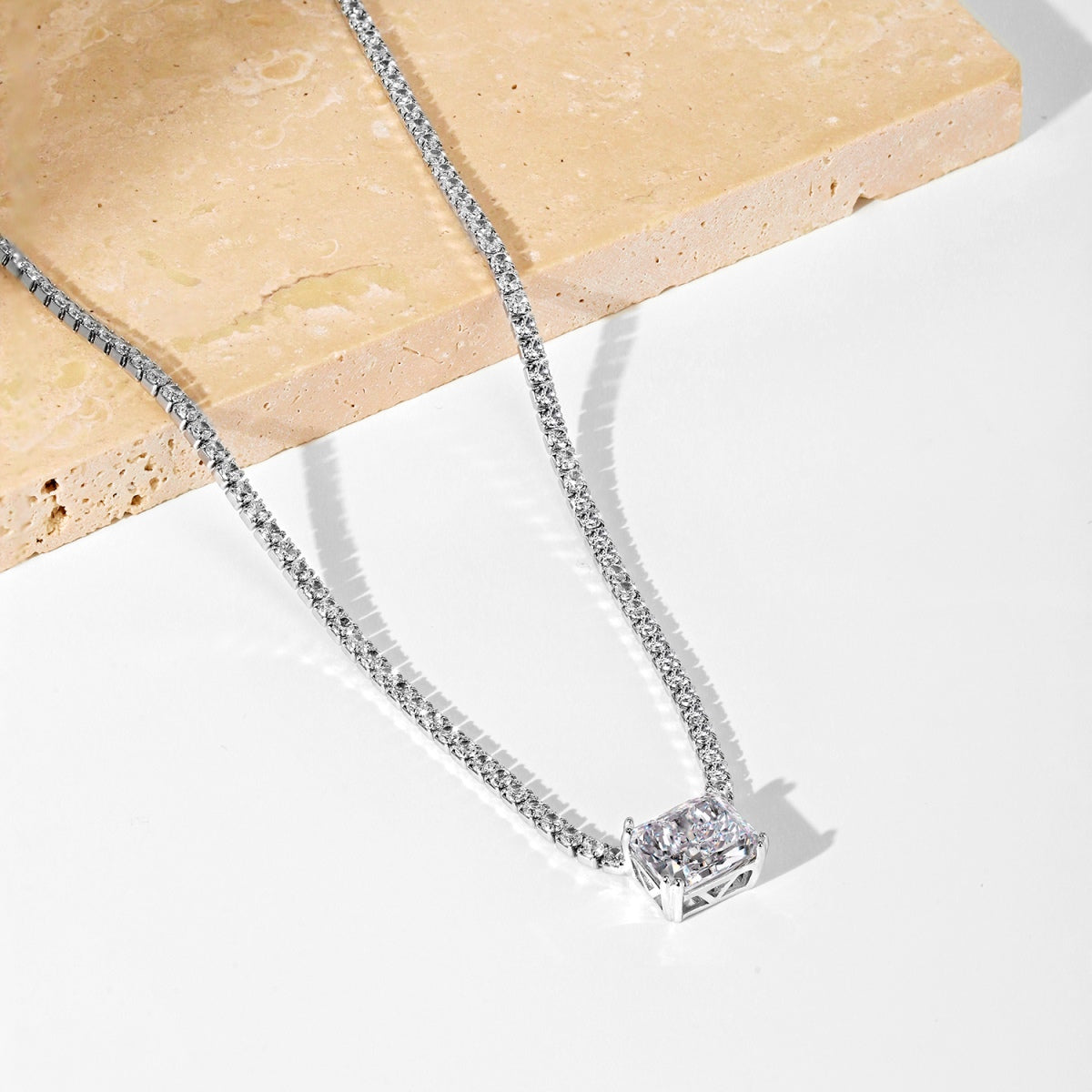 [Luck&Love]4.0 Carat Elegant Radiant Cut Necklace