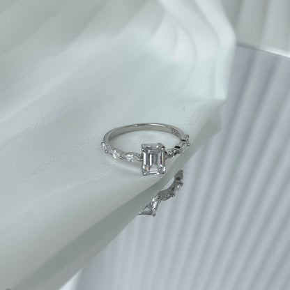 [Luck&Love]1.0 Carat Dainty Resplendent Radiant Cut Daily Ring