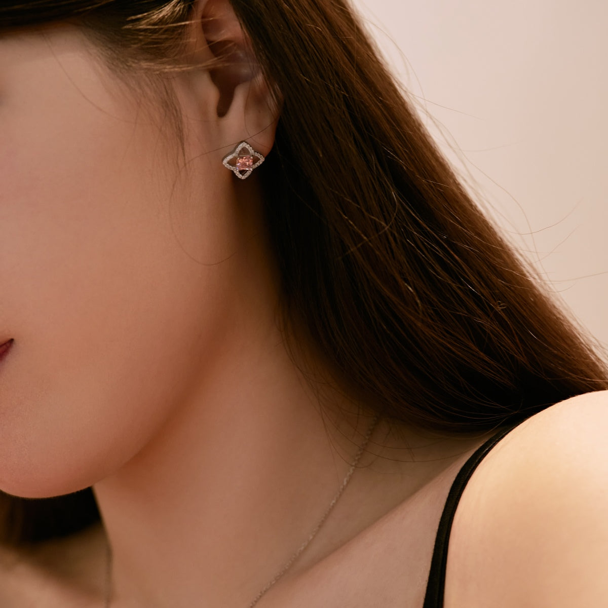 [Luck&Love]Elegant Star Shape Princess Cut Daily Earrings