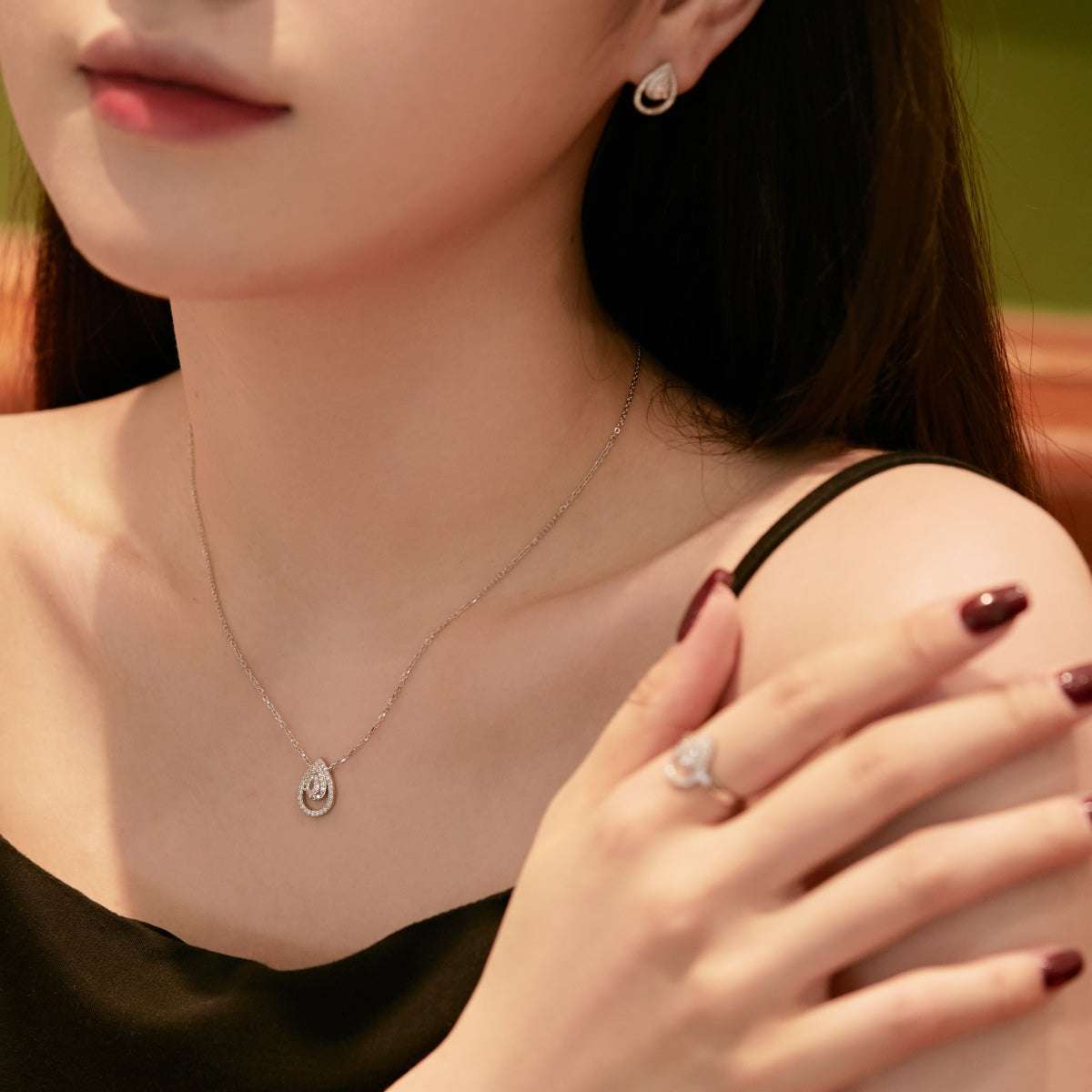 [Luck&Love]Sparkling Delicate Water Drop Shape Daily Earrings